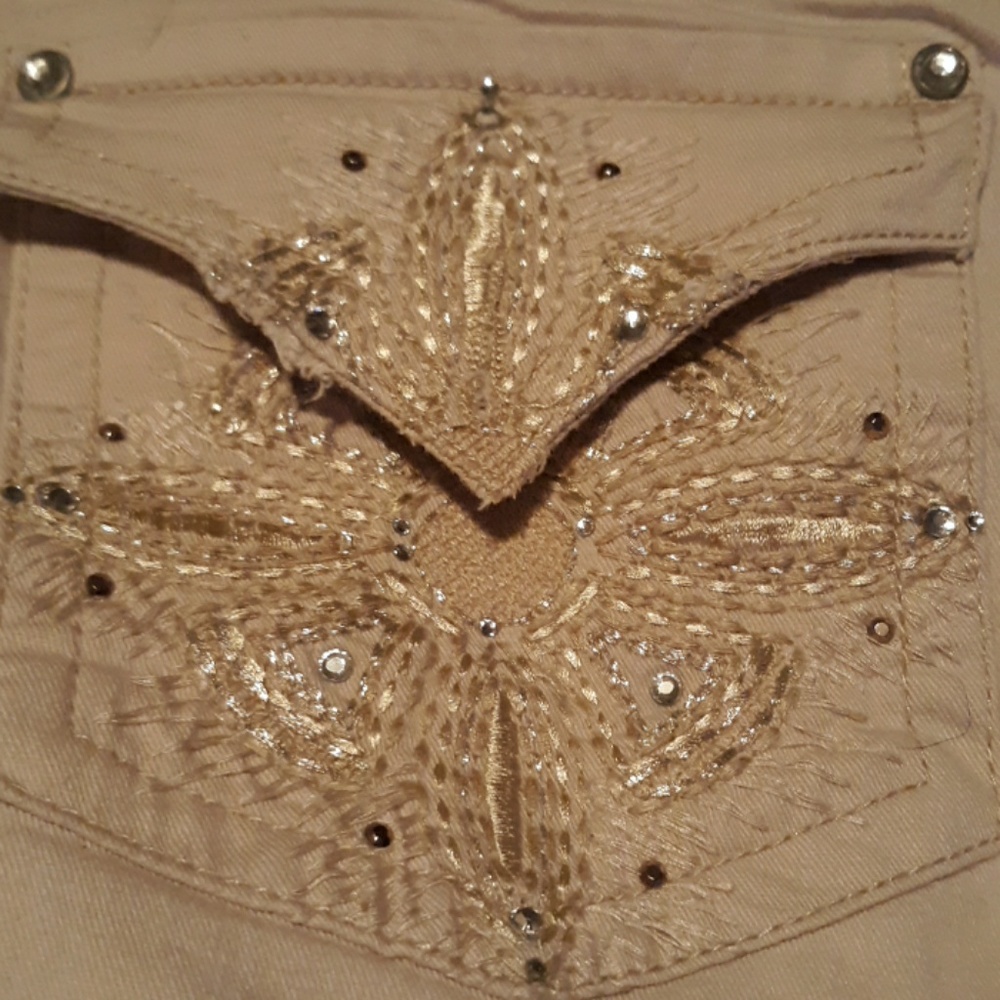 Capris - Picture 4 of 4